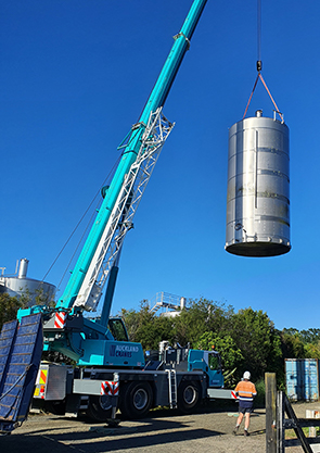 Auckland wine tank extraction
